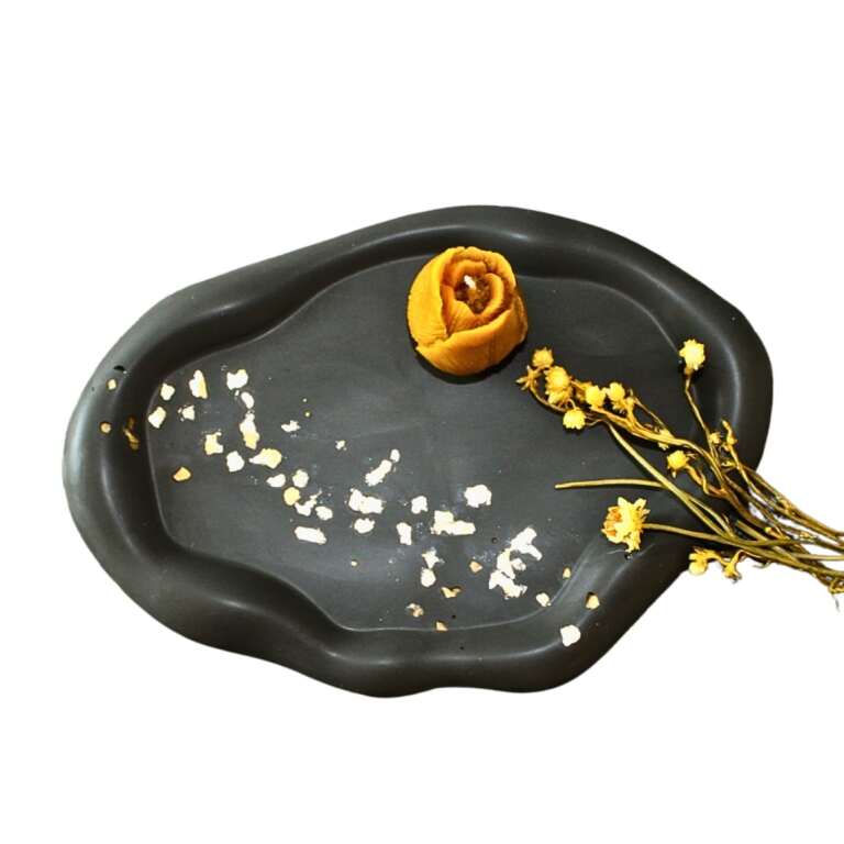 Podstawka z gipsu czarno-złota CHMURA