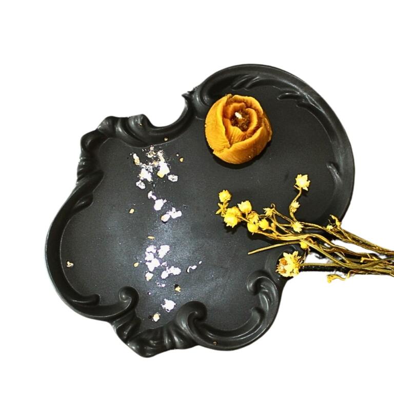 Podstawka z gipsu czarno-złota