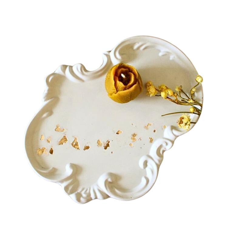 Podstawka z gipsu kremowo-złota