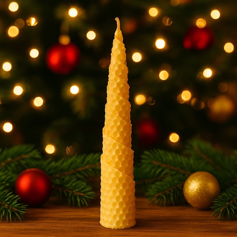 Choinka z węzy pszczelej 18cm